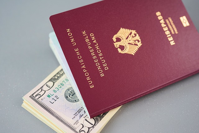  pieniądze na wakacje - paszport - chwilówki